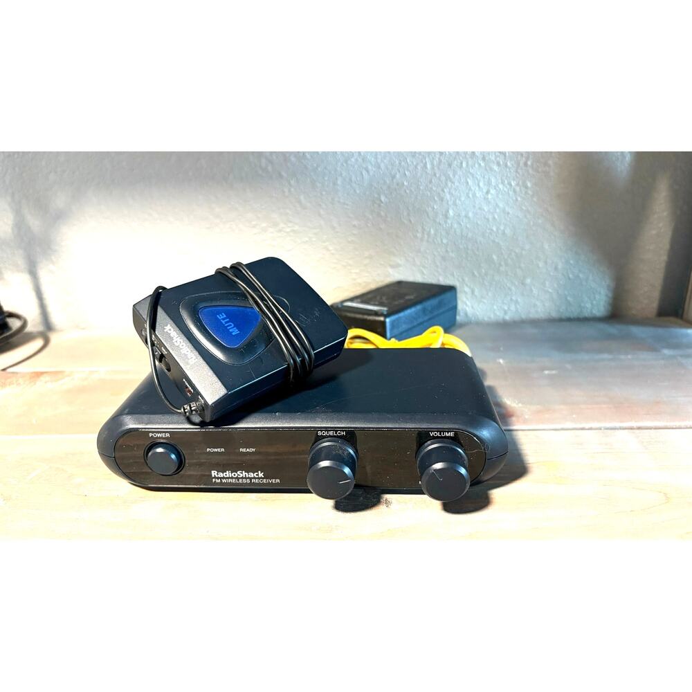 RadioShack FM wireless receiver and lavalier/lapel microphone set